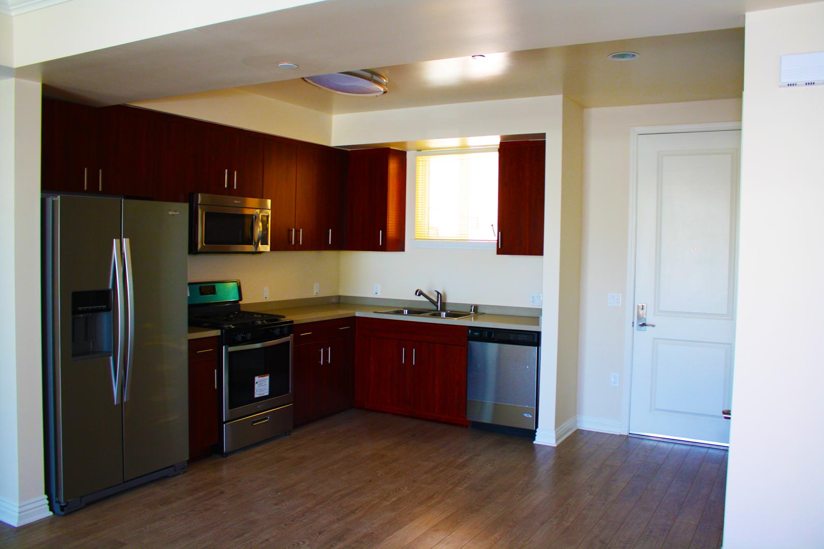 Modern Aura Apartments Noho for Large Space
